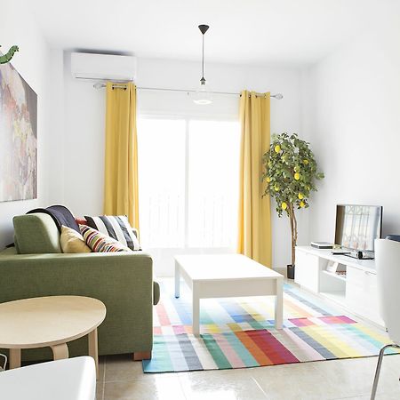 Апартаменты Hello Malaga Flat Delicias Экстерьер фото